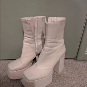 Chic Cream Platform Heeled Boots